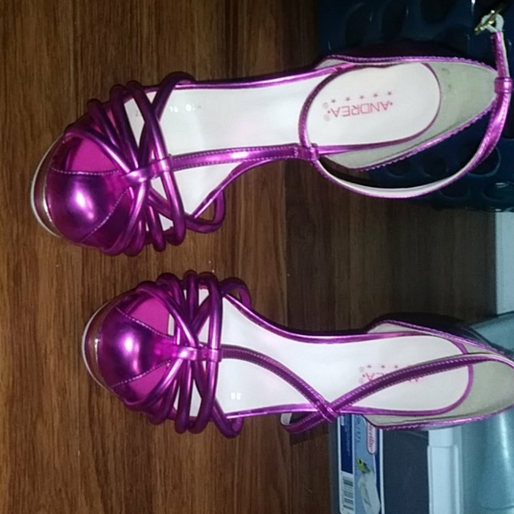 Heels - Picture 1 of 2